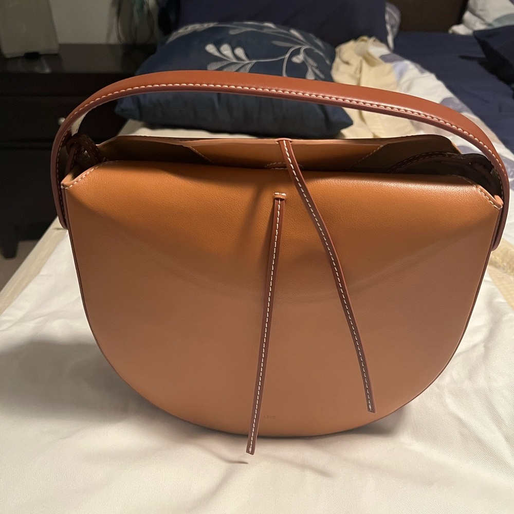 Vasic crossbody excellent condition only used a few times. Comes with dust bag